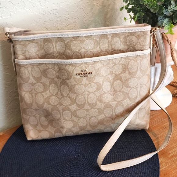 Coach Handbags - Coach Purse